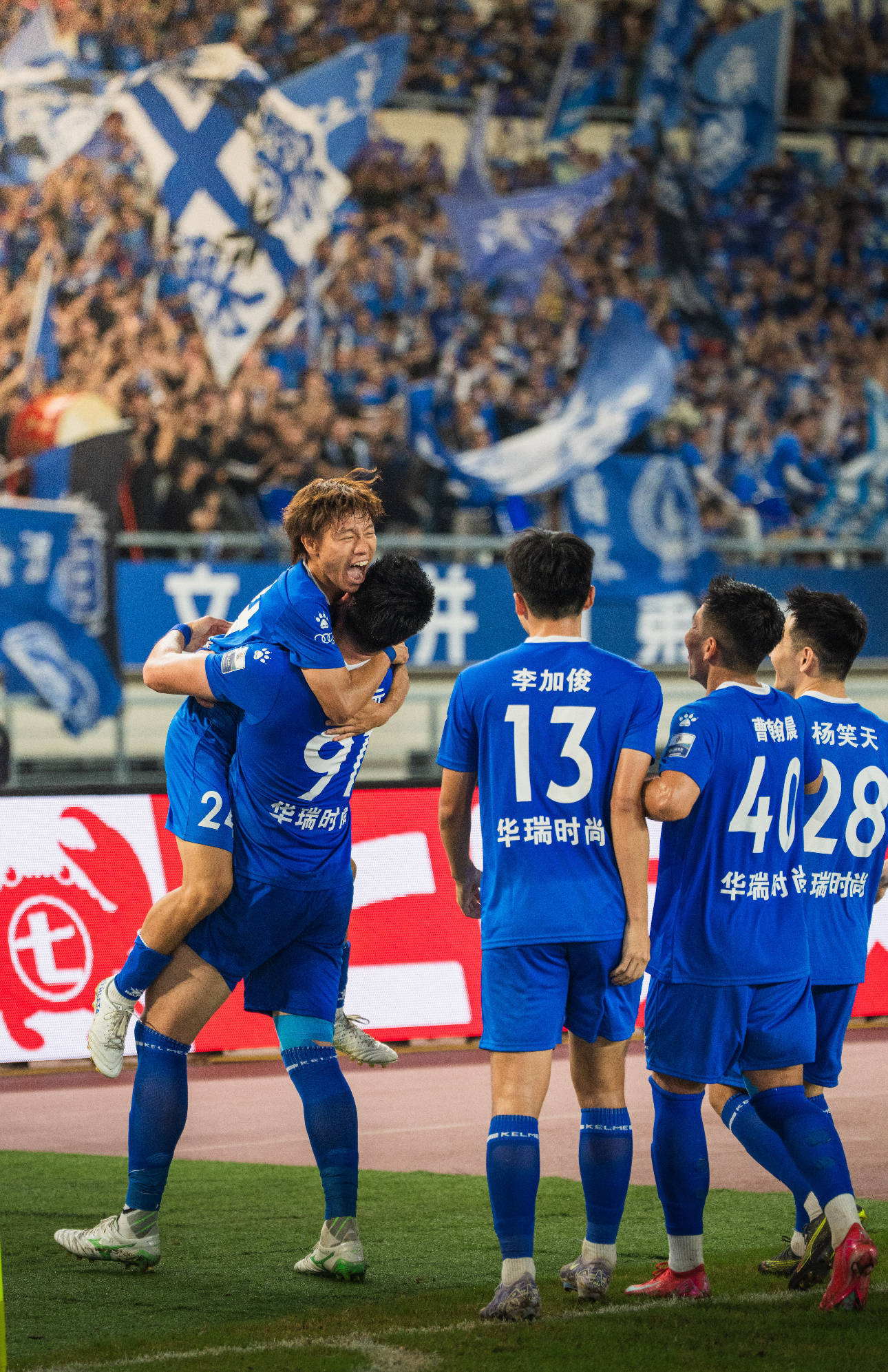 沙巴体育赛事资讯-双方将在赛场上展开激烈争夺，争夺冠军荣誉(双方将在赛场上展开激烈争夺,争夺冠军荣誉英语)